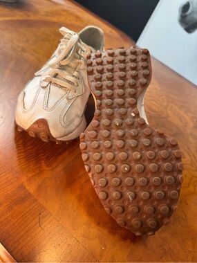 New balance white woman shoes size 6